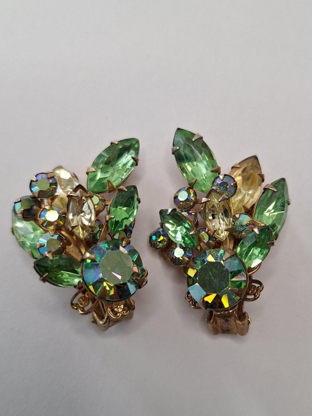 Vintage BEAUJEWELS Green Rhinestone Cluster Clip On Earrings AB Glass